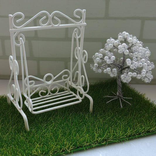mini altalena dondolo 7 x 5 x 9 cm di metallo laccato bianco con mini bonsai perline idea ambiente mini giardino arredamento presepe o casa bambole