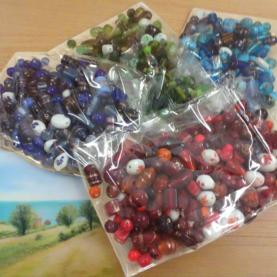 celeste turchese verde blu rosso rubino beads colori perle miste colorate bigiotteria collane bijoux creazioni crafts materiali vetro vendita sfuse a chilo assortite veneziane murano decorate