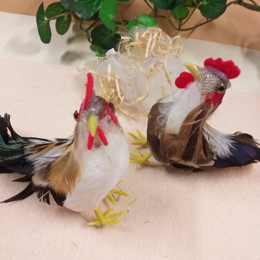 coppia bianco marrone nero gallo gallina piume ciniglia statuette gallinacei miniature 8 cm uso allestimento pollaio decorazioni pasquali addobbi primaverili fai da te vetrine packaging chiudipacco uova sorpresa