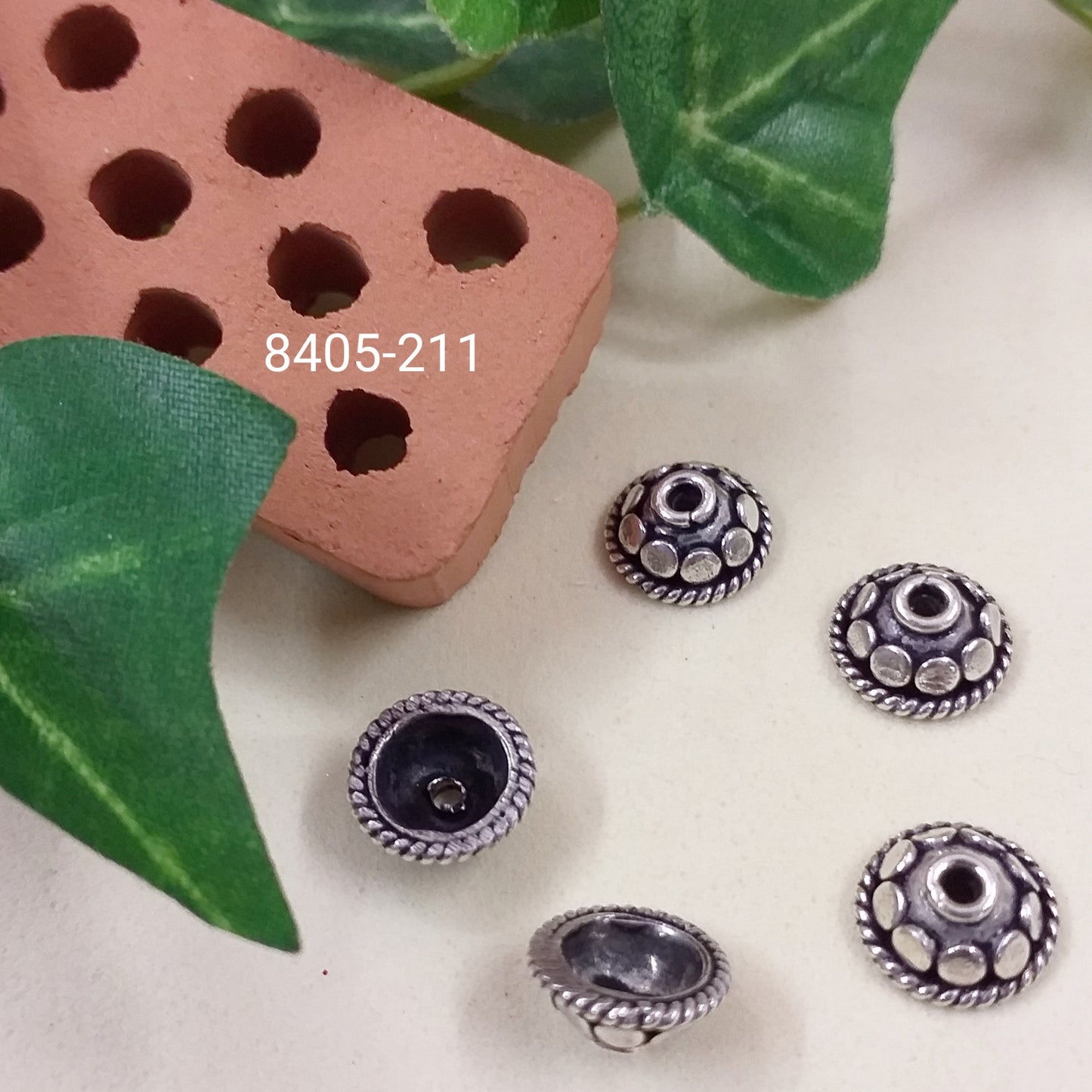 fai da te bijoux bigiotteria intercalare distanziatori cappetta copriperle perle metalliche pietre metallo resina