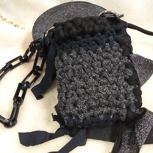 porta cellulare  borsa uncinetto fettuccia lurex nero argento lamè catenella acrilica plastica