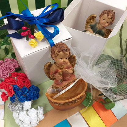 blu e bluette packaging confetti di angelo da appendere bomboniere sacre religiose idee regalo oggetto resina acquasantiera forma angioletto