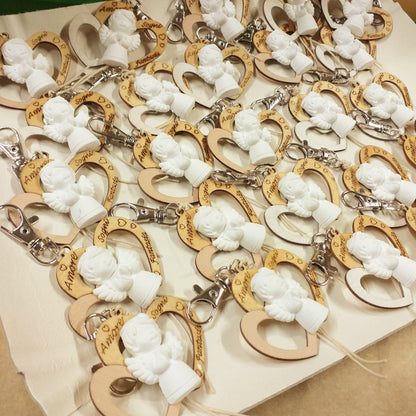 cuore legno frasi amore sogni fantasia angelo bomboniere nascita Battesimo con portachiavi angioletti frase scritta gessetto uso confezionamento confetti Prima Comunione Cresima matrimonio 18 anni anniversario laurea