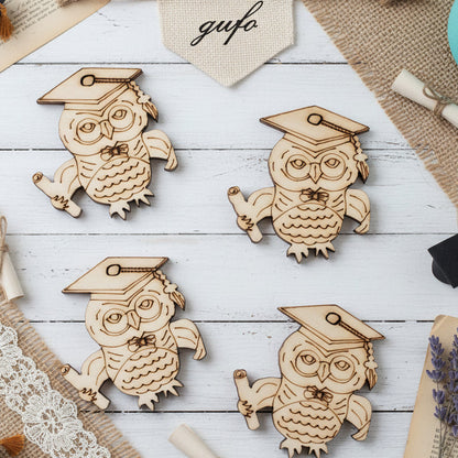 gufetto legno pirografato piastrine legnetti applicazioni come decorazione fai da te bomboniera  laurea ciondolo di legno naturale