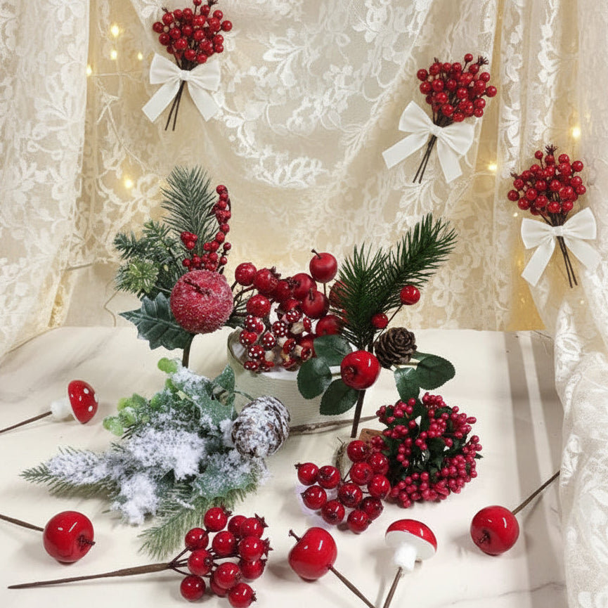 vetrinistica allestimento packaging bacche rosse mele piccole frutta finta verdura decorazioni Natale vetrine casa e fai da te addobbi bomboniere funghetti pick natalizi con pino abete verdi artificiali innevati