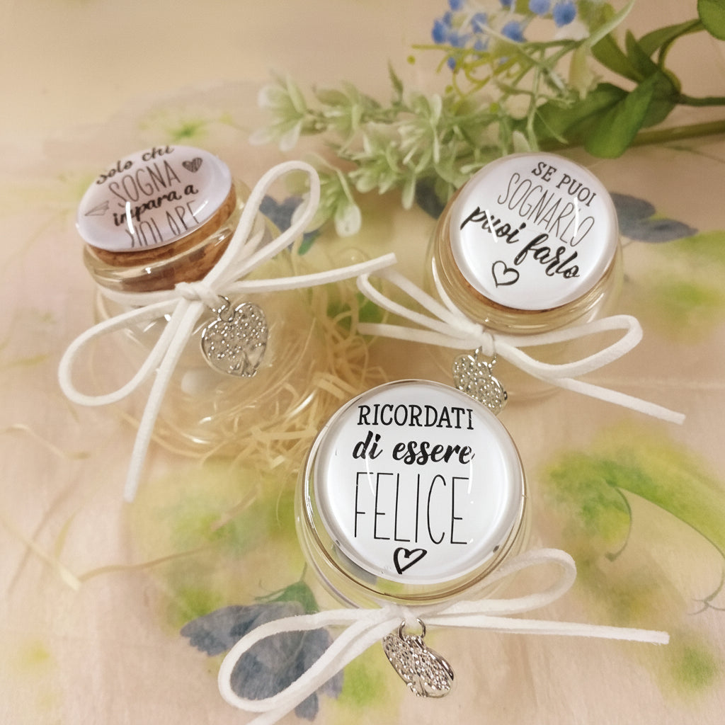 barattolini tappo bianco sughero vasetti vetro con scritta se puoi sognarlo puoi farlo, ricordati essere felice, solo chi sogna impara a volare confezionati  bomboniera Comunione confetti bigliettino simboli Calice spighe uva o Cresima Mitria colomba