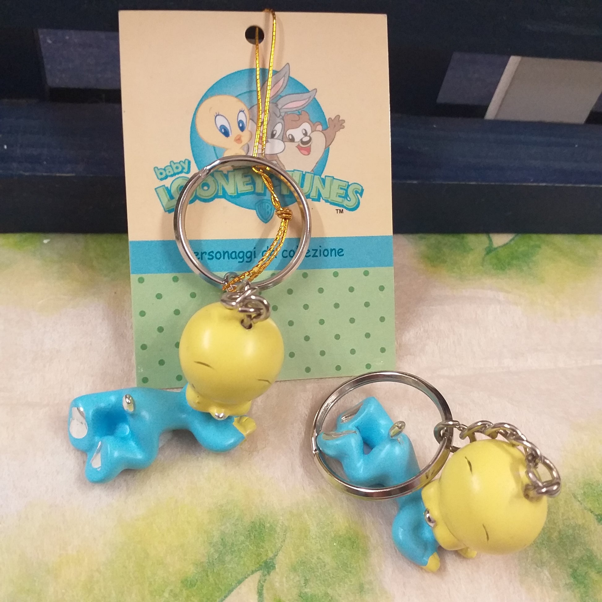 personaggi da collezione baby bomboniere battesimo con portachiavi pulcino titti looney tunes