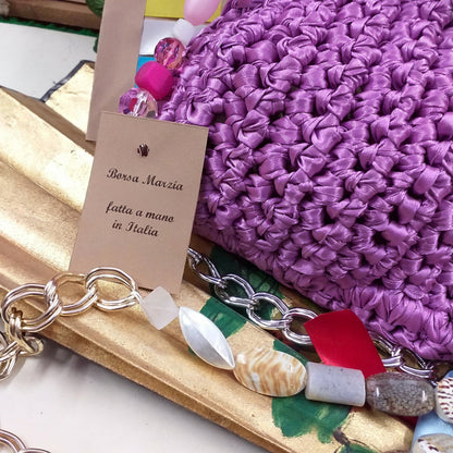 Marzia borsa artigianale di fettuccia raso nastro fatta a mano uncinetto crochet Italia pochette cerimonia giorno sera matrimonio manico gioiello perle catena conchiglie pietre fashion moda estate
