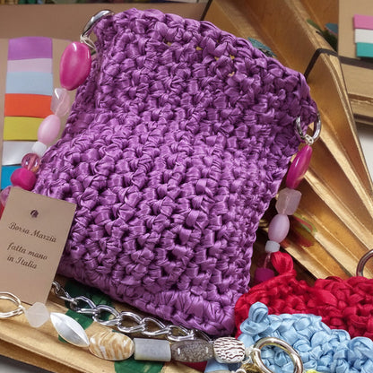 manico perle pietre conchiglie altri colori per borsa artigianale di fettuccia raso nastro fatta a mano uncinetto crochet Italia pochette cerimonia giorno sera matrimonio catena fucsia petunia fashion moda estate