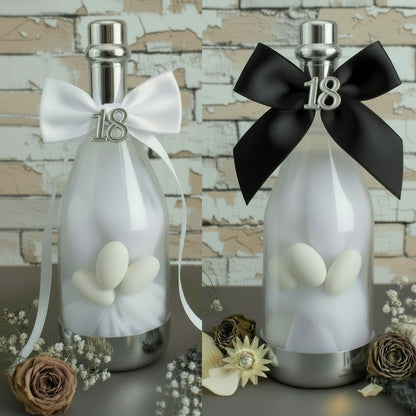 simbolo 18 bottiglie plastica tappo argento fiocco nastro bomboniere diciottesimo compleanno confezionate confetti tulle allestimento fiori secchi