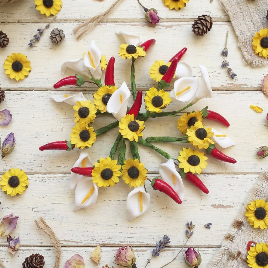 composizioni floreali miste artificiali calla peperoncino girasole nebbiolina fiori uso per segnaposto addobbi fai da te hobby creativi packaging confezionamento chiudipacco bomboniere regalini