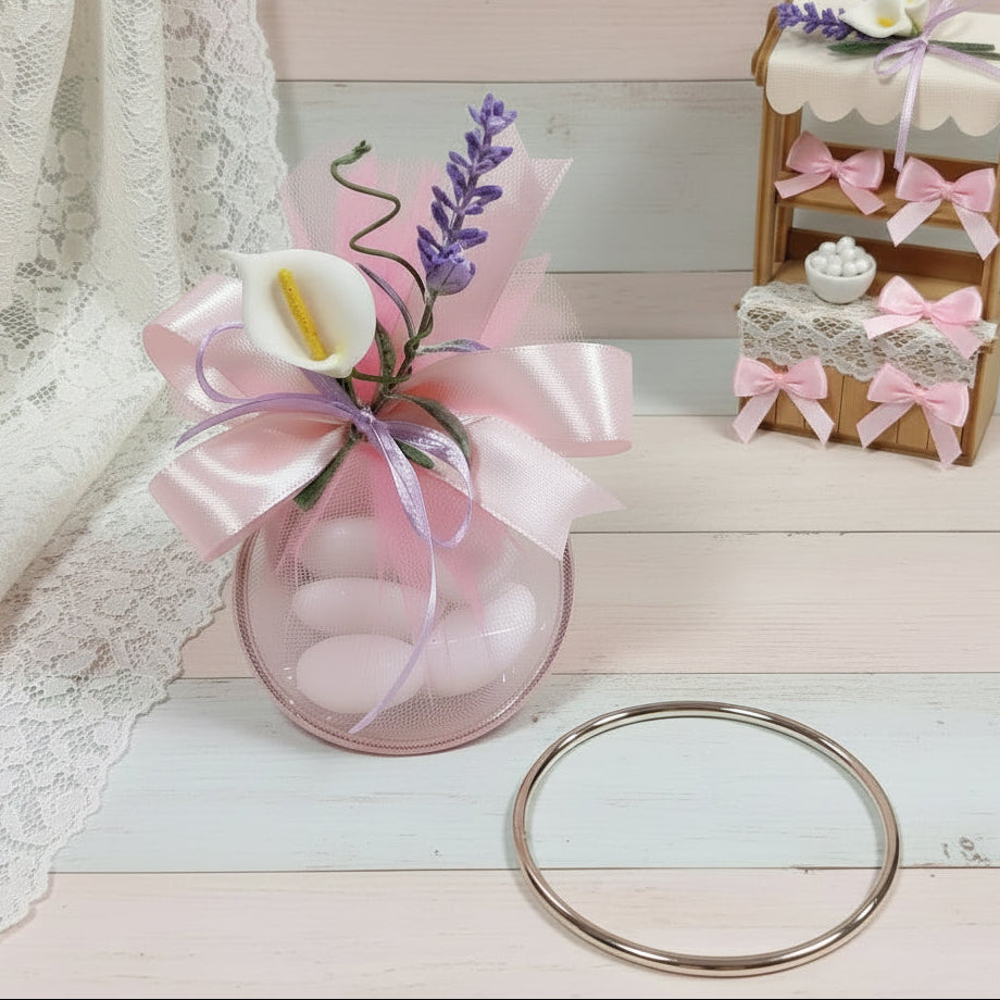 fai da te o confezione confetti con cerchio di metallo dorato anelli per portaconfetti segnaposto bomboniere calla lavanda nastro rosa per confettata bambina femminuccia Prima Comunione o Battesimo