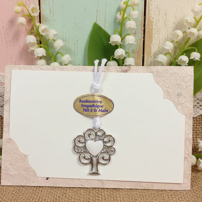 mughetti e biglietto carta avoha fatta a mano idee segnaposto ristorante chiudipacco regalo packaging confezionamento cuore albero san valentino festa mamma pasqua ciondolo con tag sticker bonbonniéres a main cuoricini