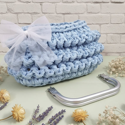 come fissare chiusura ad arco rettangolare a molla a scomparsa clic clac per clutch bag crochet pochette borse uncinetto da cerimonia in fettuccia e rafia lilla bianco