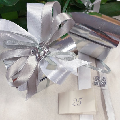 fai da te kit bianco argento 25° anniversario nozze cofanetti scrigno forziere astuccio scatoline portaconfetti matrimonio simbolo argentato 25 anni, 5 confetti e bigliettino