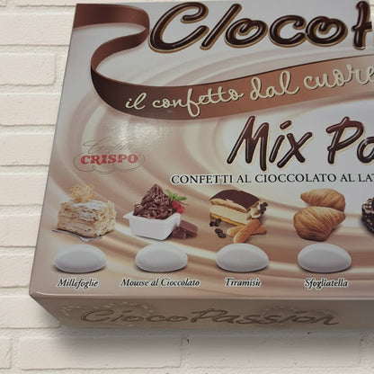 ciocopassion Crispo il confetto dal cuore tenero mix patisserie cioccolato al latte e cioccolato bianco gusto pasticceria millefoglie mousse al cioccolato tiramisù sfogliatella