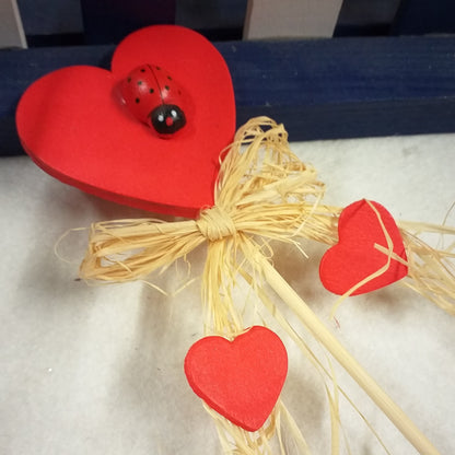 grande coccinella portafortuna applicazione cuore pick stelo legno decorazioni fioristi packaging piante bastoncino rafia ciondoli cuoricini idea natale capodanno segnaposto bomboniera matrimonio