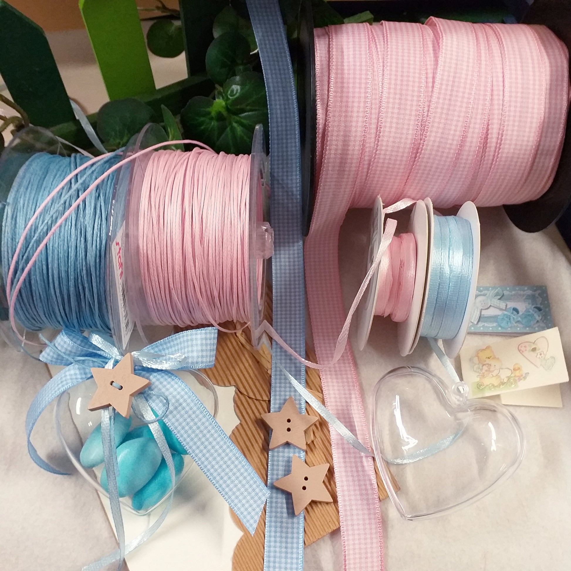 kit fai da te nastri e materiali occorrente packaging portaconfetti scatoline cuoricini per bomboniere con stelline legno allestimento confettata nascita babyshower battesimo comunione compleanno
