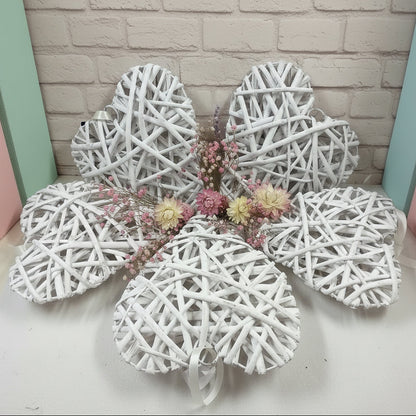 cuori grandi vimini rattan viticcio midollino salice rustici bianchi sbiancati dipinti da decorare e appendere per fuoriporta bomboniera natale pasqua san valentino festa mamma