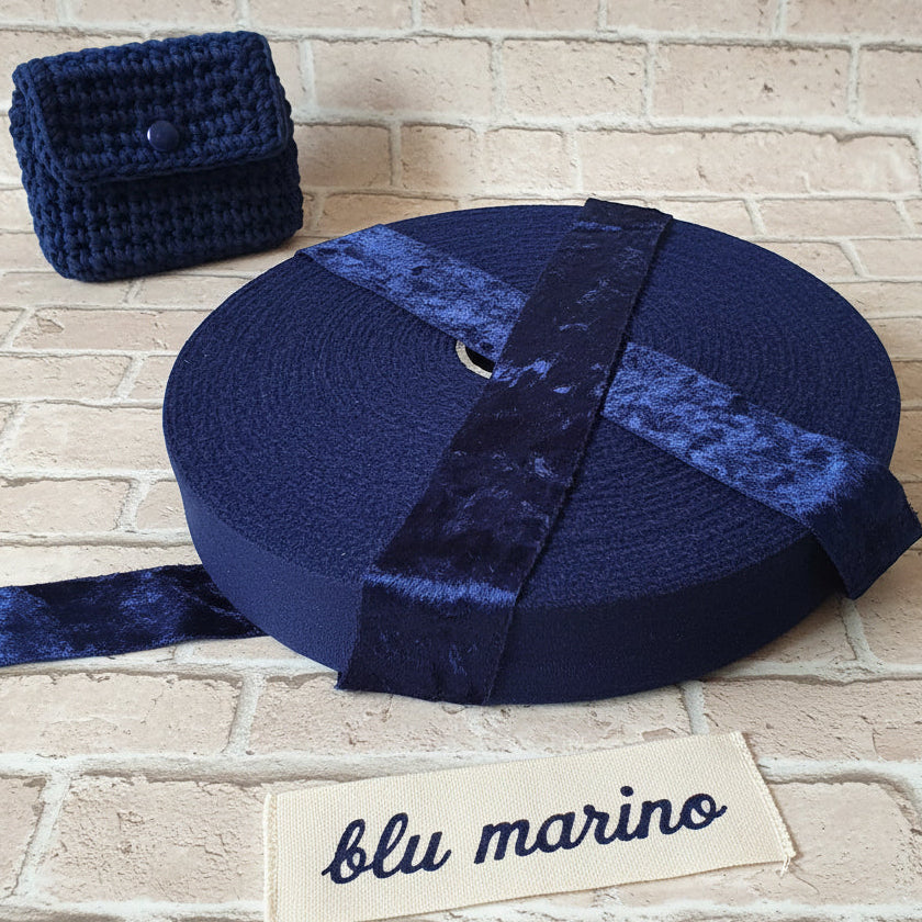 maglina blu marino velvet crochet fettuccia velluto per borse uncinetto pizza per clutch bags pochette cerimonia matrimonio eleganti borsette