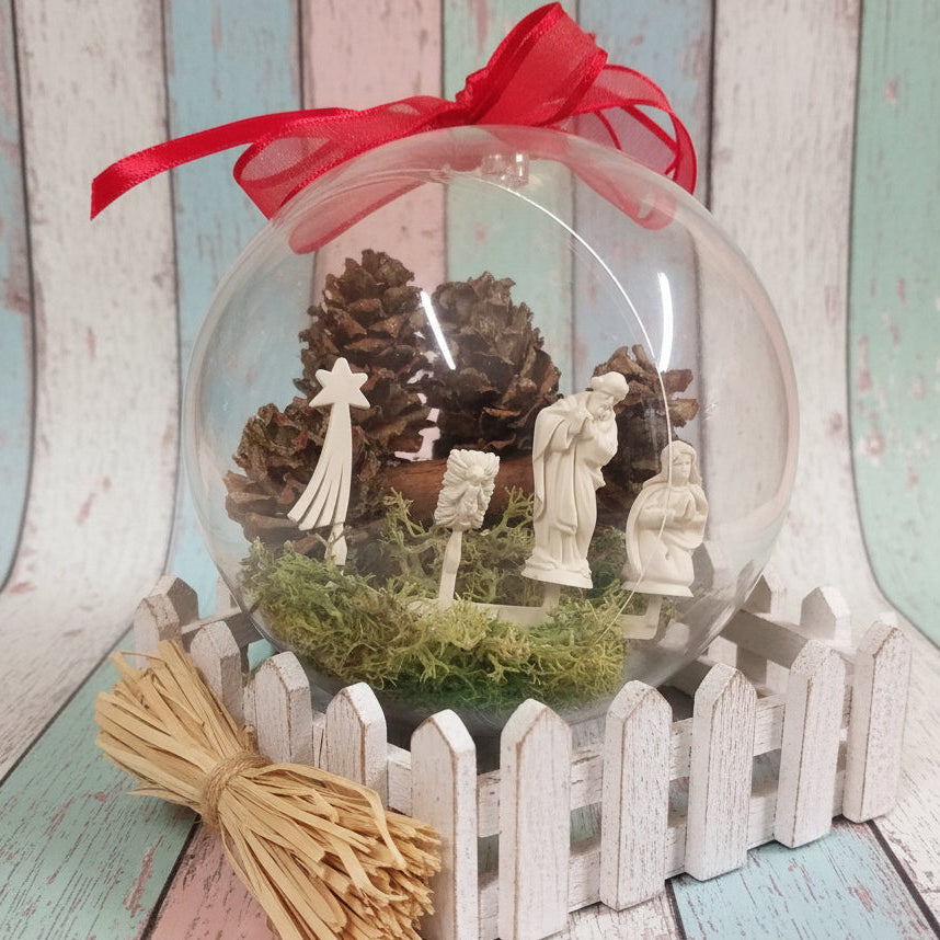 muschio pignette cannella ambientazione pallina albero natale gruppo statuine mini Presepe Natività 3 cm Gesù Giuseppe Maria Madonna stella cometa statuette bianche miniatura da decorare colorare per addobbi