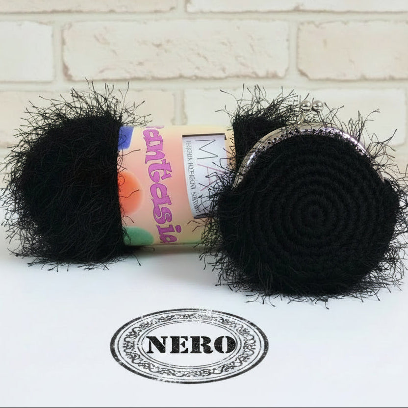 colore nero filato cordino fantasia peloso filo di pelliccetta ecologica cordoncino per uncinetto borse scaldacollo pochette clutch bags sciarpe stole autunnali invernali