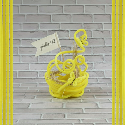 colore giallo fili di ciniglia uso creare lavoretti pasquali bambini braccia angioletti bamboline lettere alfabeto scritte scovolini decorativi bastoncini ferro animato modellabili anima metallo arts craft rami di mimosa festa donna