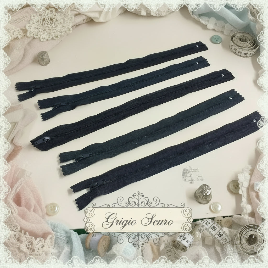 assortimento cerniere grigio scuro, chiusure lampo con zip per borse di lavorazioni fatte a mano fai da te uncinetto lavori con ferri da maglia pochette stoffa clutch bags chunky borsette di cucito creativo