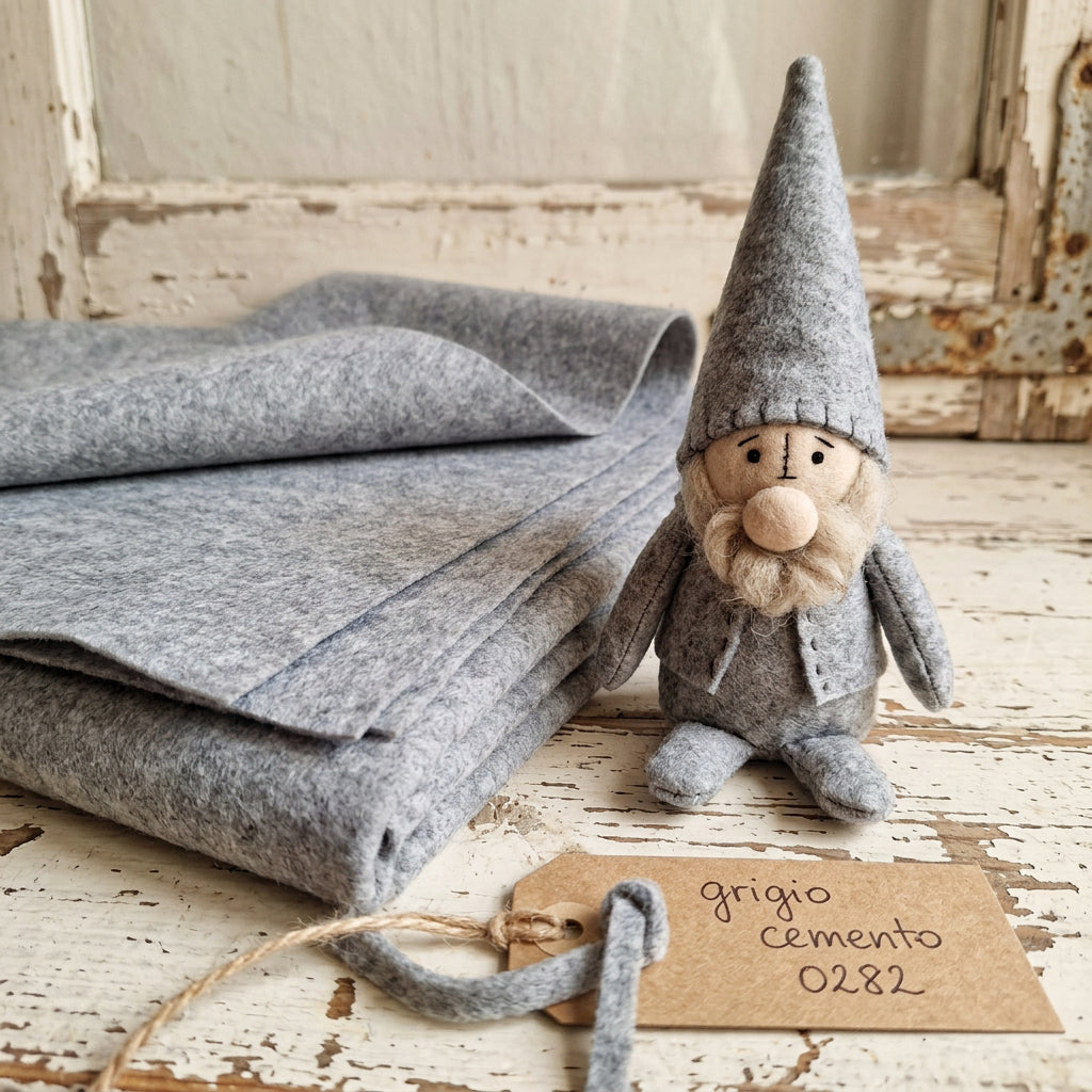 Renkalik ecofelt grigio cemento 0282 feltro modellabile per gnomi shabby chic