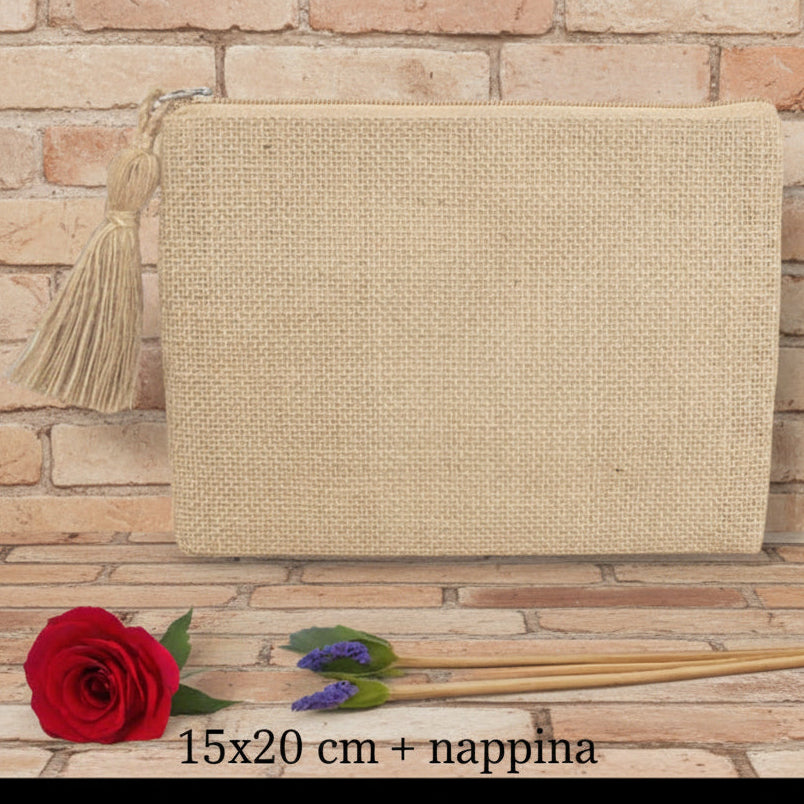 bustina sacchetto con cerniera e nappina, jute pouch pochette juta per borsa uncinetto da rivestire con filato cotone granny mattonelle o personalizzare scritte ricamo stampato applicazioni tessuto stoffa termoadesive strass paillettes lustrini passamaneria