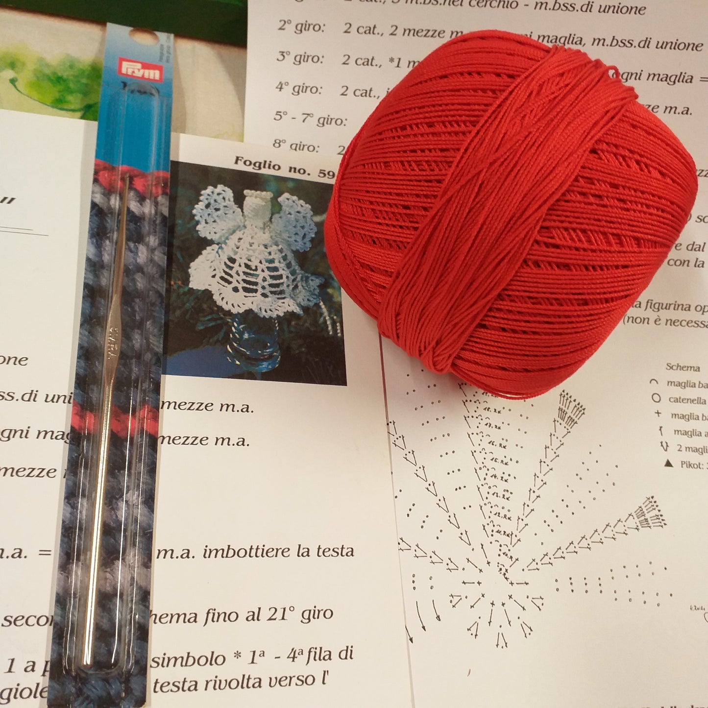 gomitolo rosso, n.59 angioletto angelo kit schemi uncinetto 1.5 filato cotone uso idea regalo da appendere albero pasquale bomboniere e natale fai da te decorazioni addobbi