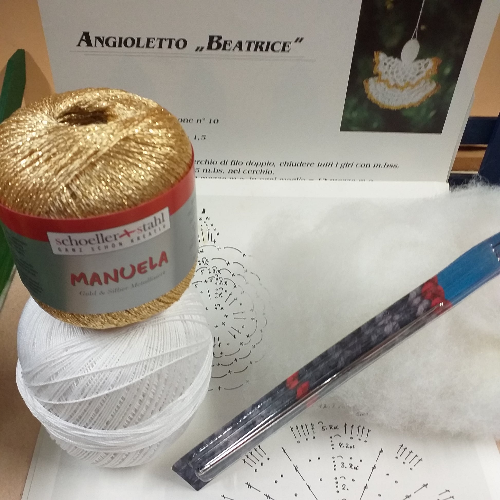 bianco dorato Manuela stafil-schoeller schemi tutorial istruzioni angioletto beatrice bomboniera comunione cresima battesimo kit fai da te uncinetto 1.50 filo ovatta da imbottitura