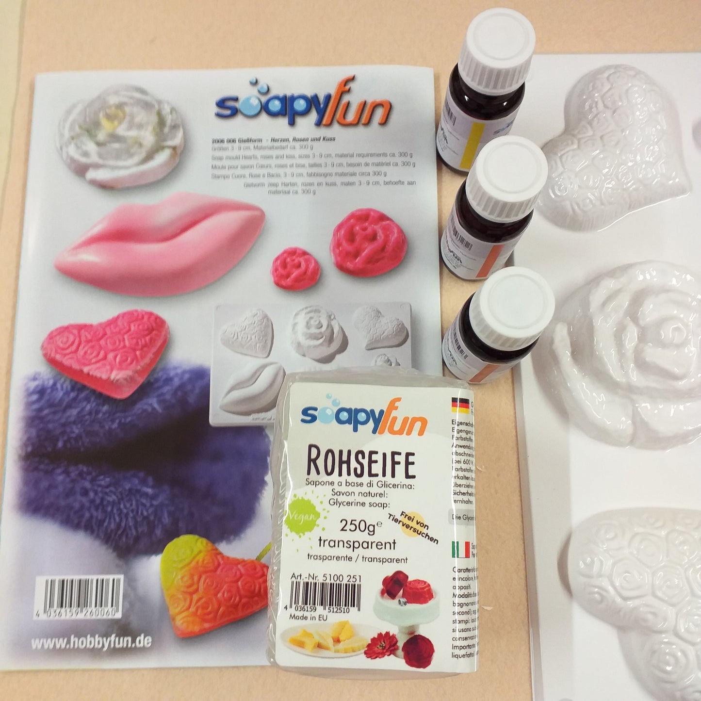 idee soapyFun di hobbyFun cuore rose festa della mamma kit fai da te sapone materiale base forme di stampi colori glicerina da colata per modellismo saponette a casa rohseife 250 g transparent e giallo arancio rosso