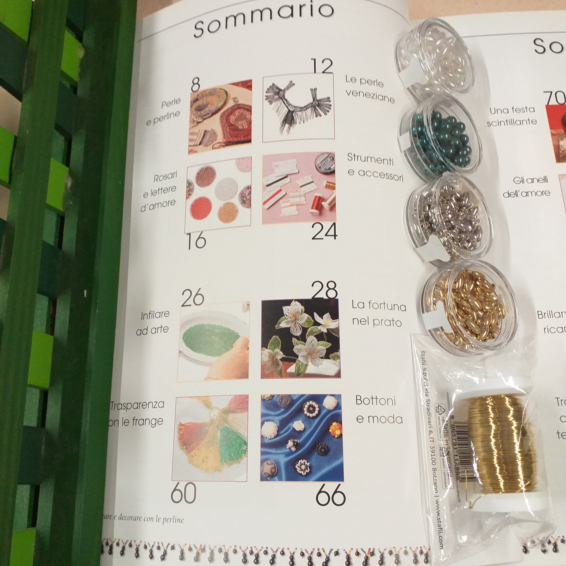 trasparenza con frange bottoni e moda la fortuna fiori nel prato infilare arte dall'alto sommario da pagina 8 a 66 filo ottone 0.30 mm olive oro argento bianche chicco di riso perle turchese per decorazioni kit materiali e manuale creare e decorare con le perline