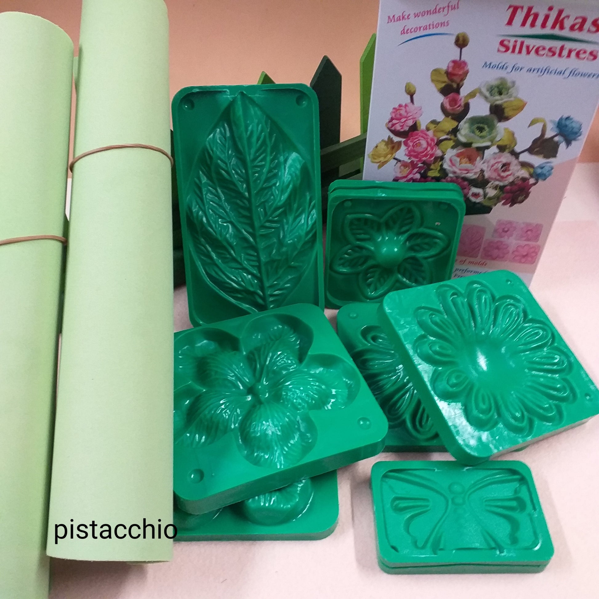 pistacchio e kit foglia grande giglio sepali margherita girasole gerbera rosa 5 petali farfalla 5 modelli di stampi formine sagome fustelle per fommy gomma crepla carta eva thikas renkalik rose fiori tecnica tessuto termico termomodellabile termoformabile