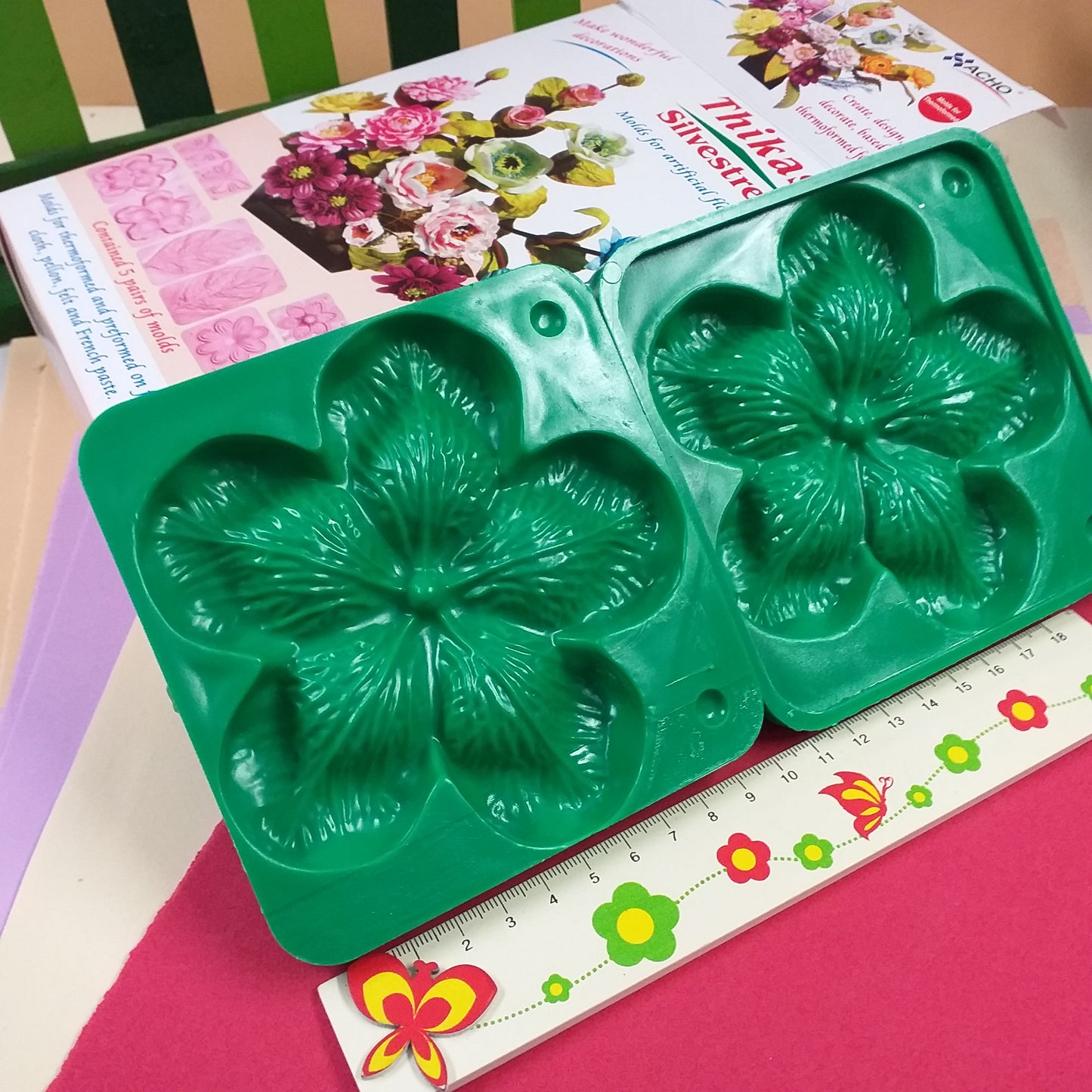 scatola e misure del kit thikas renkalik stampi formine sagome fustelle per fommy gomma crepla carta eva colorati rose fiori tecnica tessuto termico termomodellabile termoformabile