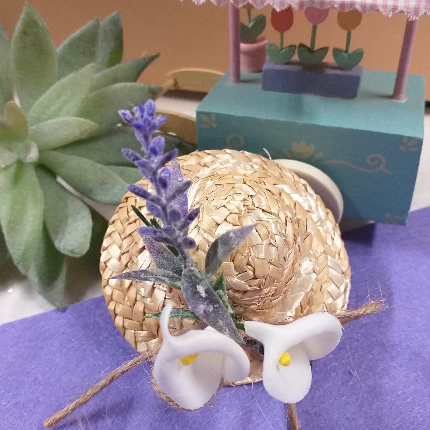 miniatura cappello paglia mini cappellino tema lavanda calle bianche juta corda segnaposto bomboniere matrimonio comunione cresima idee vetrina shop online
