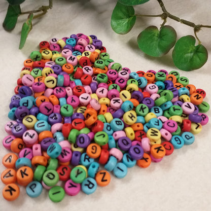 lettere alfabeto perline colorate miste assortite  per braccialetti dell'amicizia gioielli bijoux di perle come orecchini collane ciondoli collanina cellulare friendship bracelets