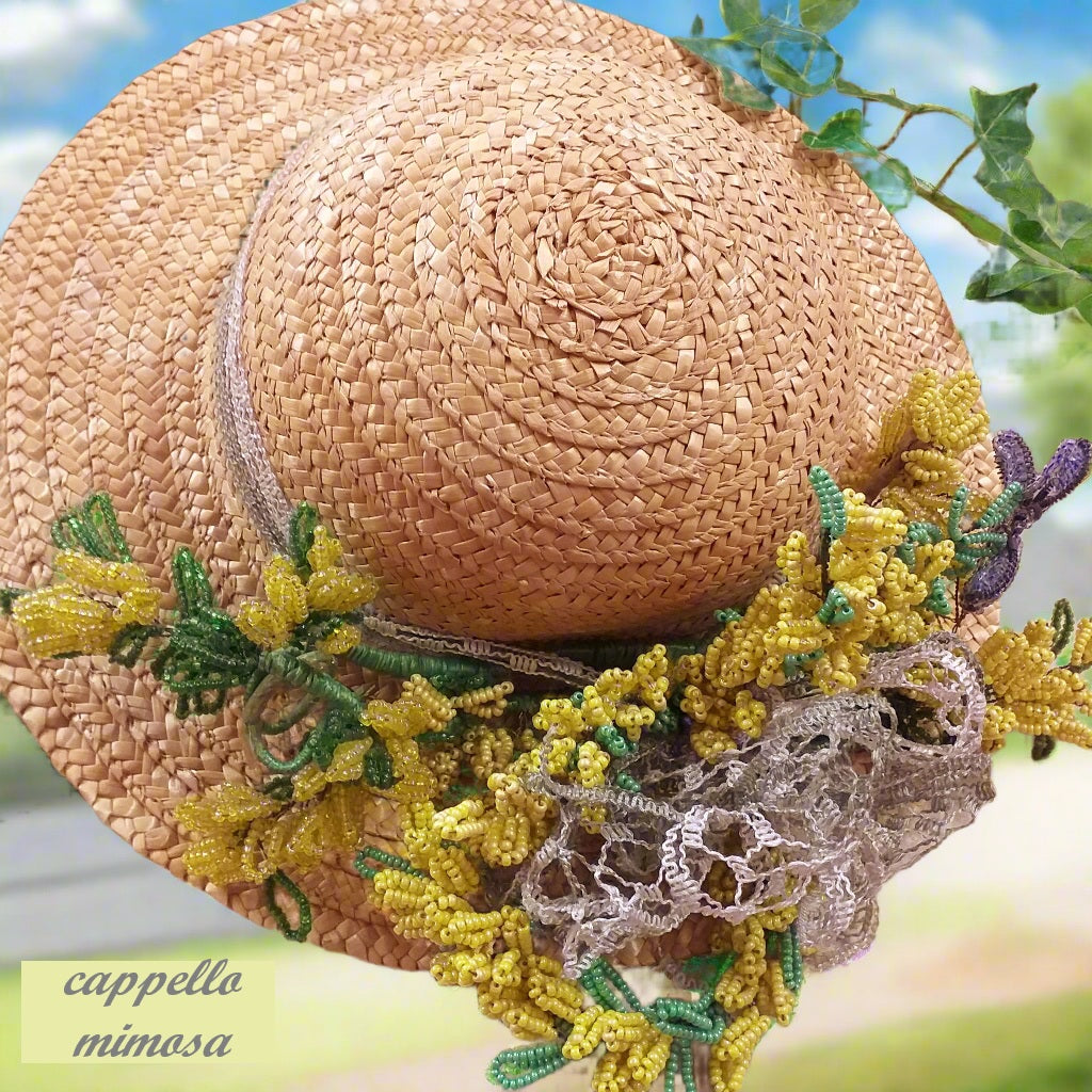 cappello con mimosa e libellula vetrina bella shop negozio fiori perline Venezia idea regalo festa donna 8 marzo e bouquet mazzo sposa giallo