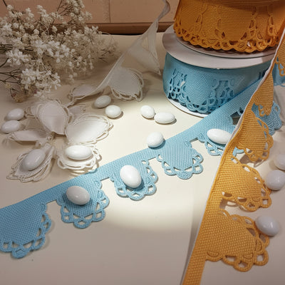 Portaconfetti nastro fiore tubolare coccarda tulle e pizzo con tirante