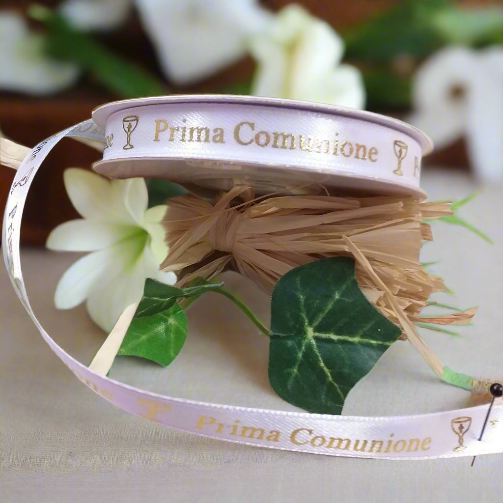 nastro raso bianco stampato Prima Comunione scritta e simboli dorati Calice Croce uso decorazioni bomboniere fai da te addobbi confettata confezioni regalo gioielleria packaging segnaposto