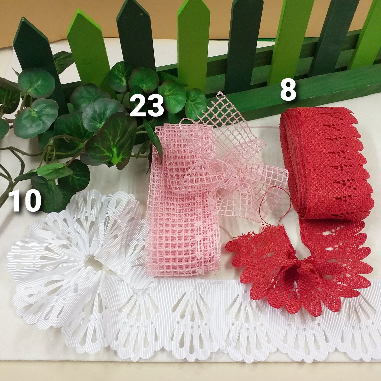 tela bianca rossa juta retina rosa negozio vendita nastri bomboniere con tirante per coccarda e fiocco facile veloce cucito bambole angioletti packaging Natale