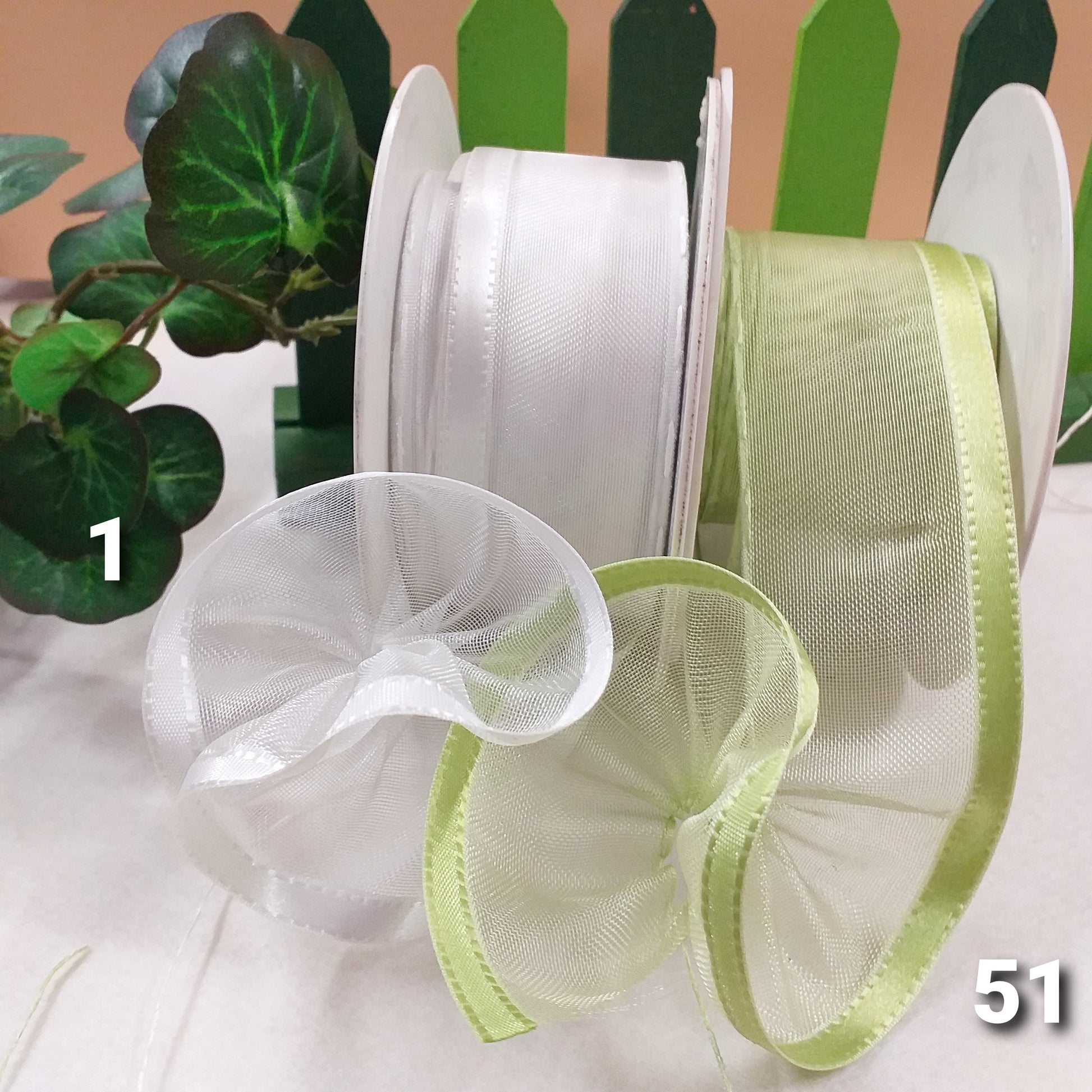 bianco verde voile organza negozio vendita nastri bomboniere con tirante per coccarda e fiocco facile veloce cucito bambole angioletti packaging Natale
