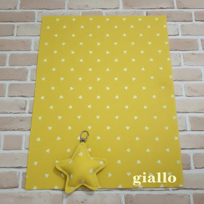 foglio pannolenci morbido giallo feltro sottile legno fantasia cuoricini bianco su sfondo colorato per cucito creativo portachiavi stellina