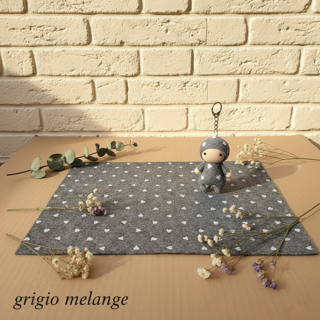 grigio melange cuoricini fantasia pannolenci stampato feltro colori foglio creazioni fiocco nascita fai da te giostrina bambini animaletti pasquali stellina luna bambola portachiavi
