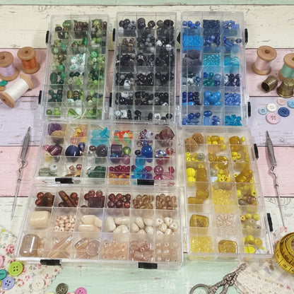 Negozio vendita on-line perle di vetro per collane bracciali colori misti perline fai da te bigiotteria creazione gioielli e Bijoux kit materiali assortiti in cofanetti organizer con scomparti piccole grandi
