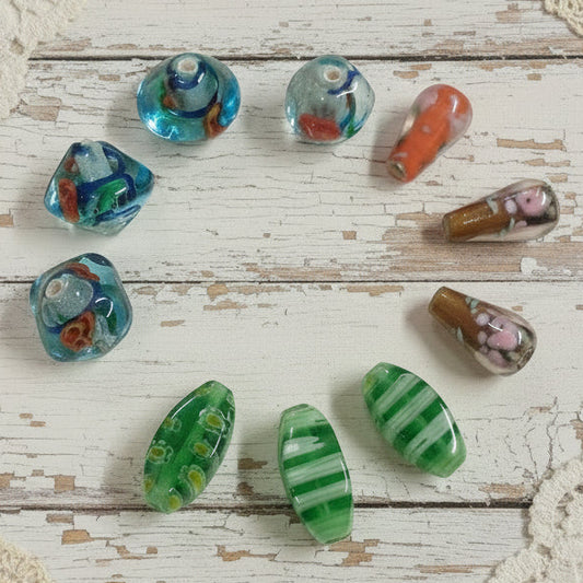 perline di vetro forme particolari perle a fiore medaglie con murrine multicolori e roselline stile-venezia murano olive foglie per collane fai da te creare bijoux bigiotteria orecchini ciondoli bracciali anelli