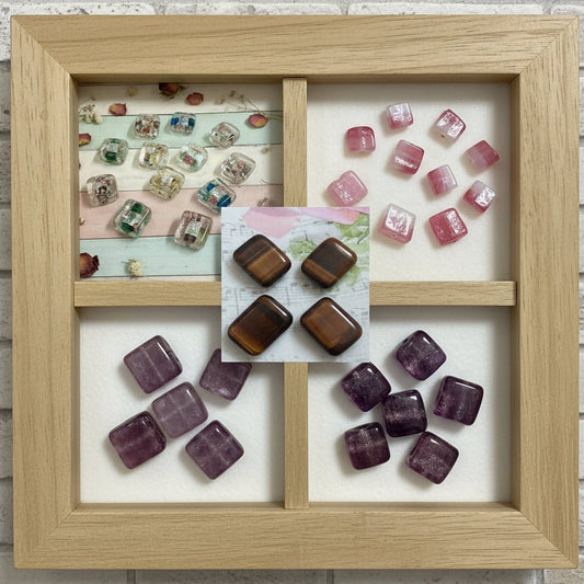 forme quadrate rettangolari cristallo verde rosso blu turchese nero colori perle di vetro stile murano pietre dado piatto con rose