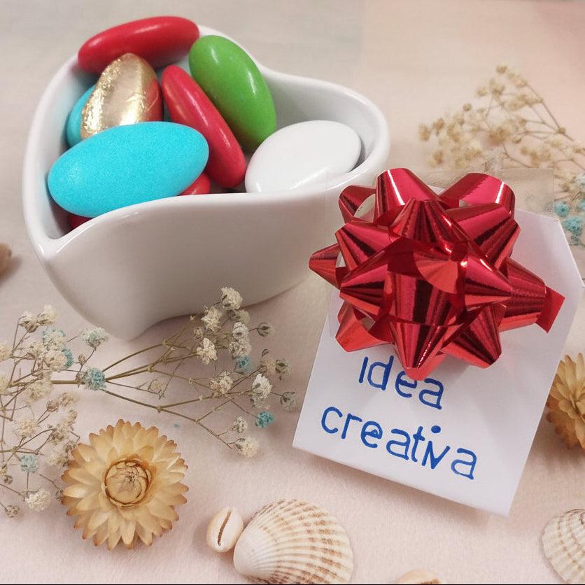 idea creativa confettata ciotola forma cuore bianco vasetto porta piantina fiori bomboniera utile composizioni fioristi o confetti colorati