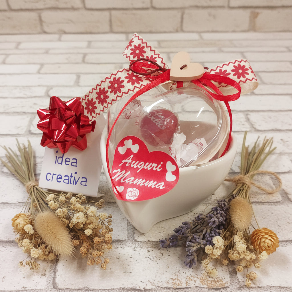 festa della mamma idea creativa regalo cuoricino legno cioccolato Maxtris bonbon ciotola forma cuore bianco vasetto porta piantina fiori bomboniera utile composizioni fioristi ceramica bianca